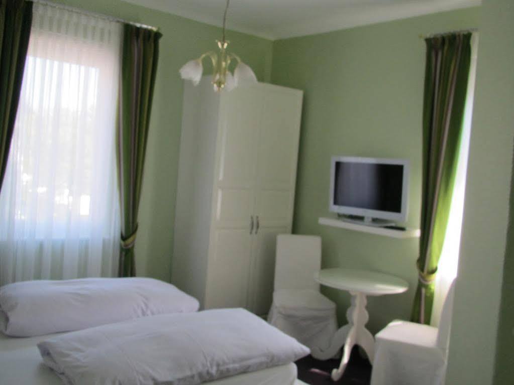 Hotel Alleeschloesschen Бад-Вильдунген Экстерьер фото